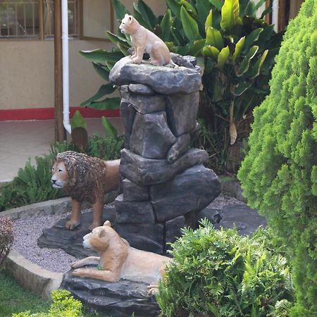 African Village Hotel Mukono Town Exterior foto