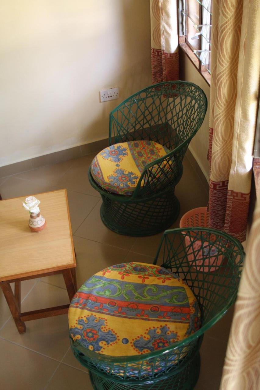 African Village Hotel Mukono Town Exterior foto