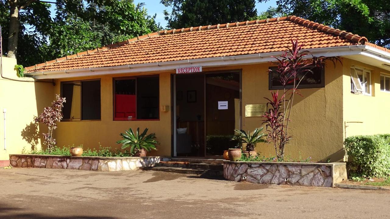 African Village Hotel Mukono Town Exterior foto