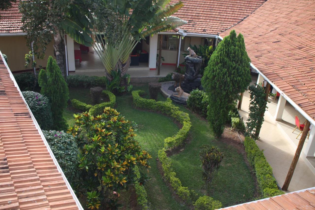 African Village Hotel Mukono Town Exterior foto